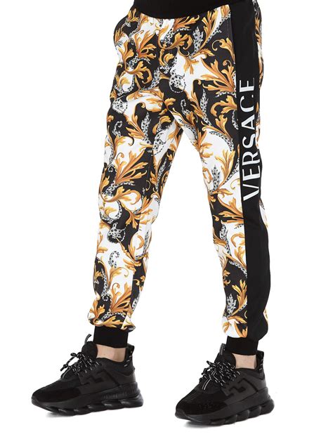 pantaloni tuta versace donna|Pantaloni tuta sportivi da donna di Versace .